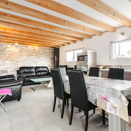 Maison Boyardville Piscine